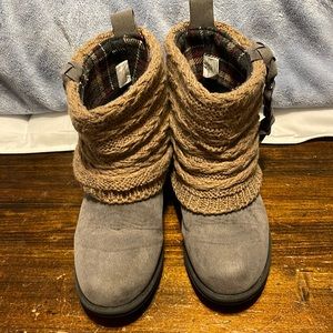 Size 7 Muk Luks